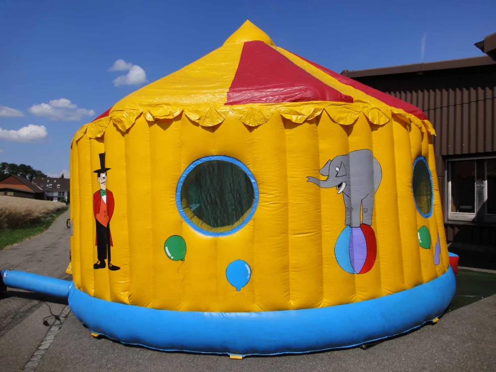 Hüpfburg Zirkus