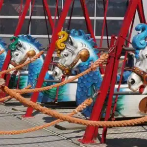 Nostalgische Seepferdchen Schiffschaukel